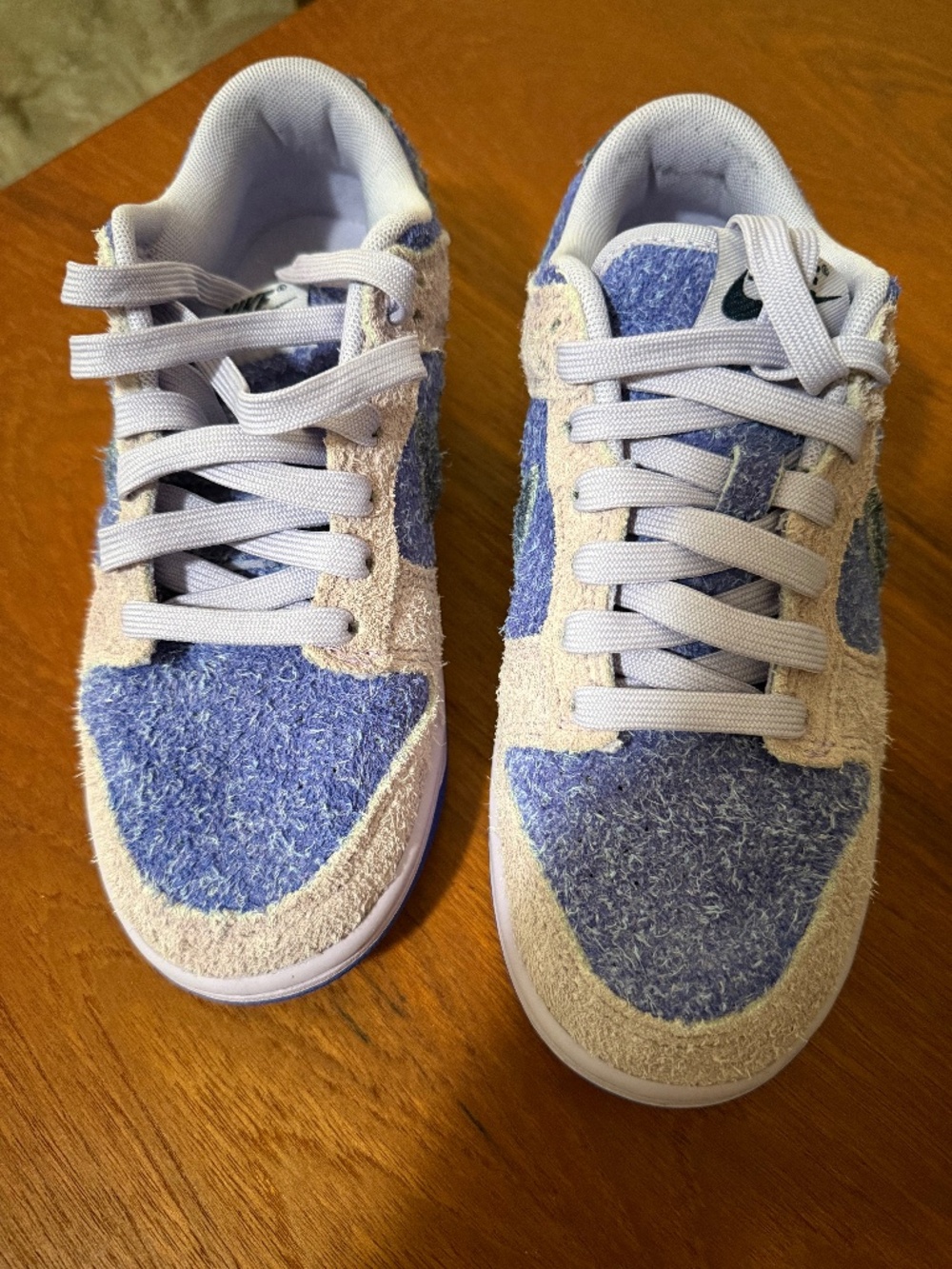 nike childs suede sneeker tan/purple size 5.5